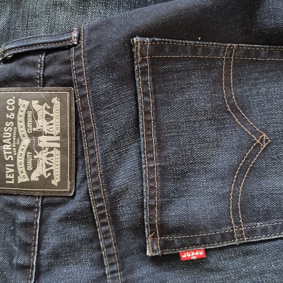 Men's Levi's 34x32 dark blue jeans - Picture 2 of 3